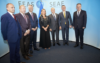 Federica Mogherini feet photo 11