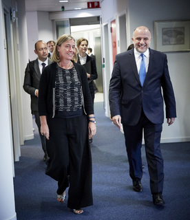 Federica Mogherini feet photo 2