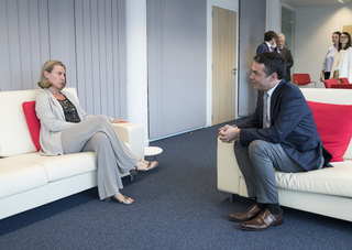 Federica Mogherini feet photo 15