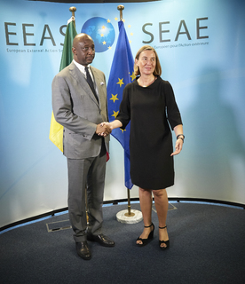 Federica Mogherini feet photo 7