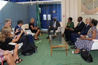 Federica Mogherini feet photo 4