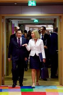 Federica Mogherini feet photo 15