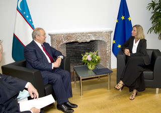 Federica Mogherini feet photo 13