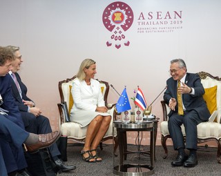 Federica Mogherini feet photo 10