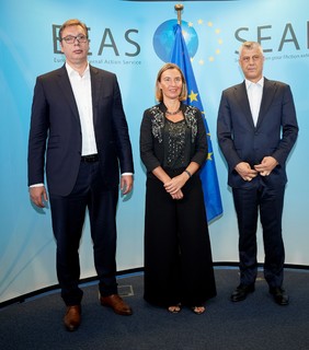 Federica Mogherini feet photo 8
