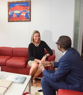 Federica Mogherini feet photo 7