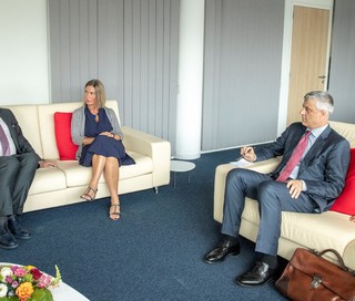 Federica Mogherini feet photo 10