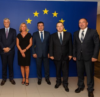 Federica Mogherini feet photo 9