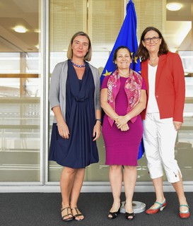 Federica Mogherini feet photo 6