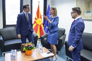 Federica Mogherini feet photo 6