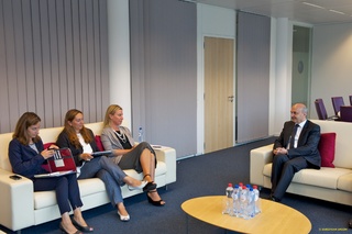 Federica Mogherini feet photo 2