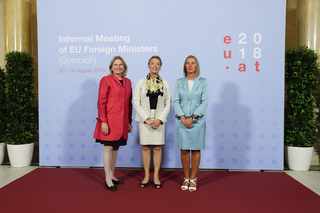 Federica Mogherini feet photo 8