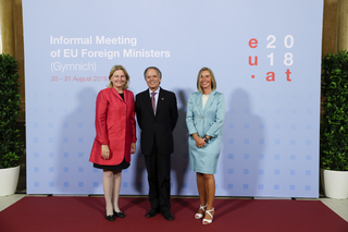 Federica Mogherini feet photo 5