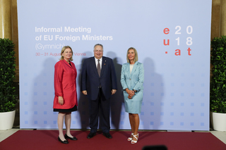 Federica Mogherini feet photo 4