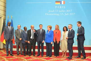 Federica Mogherini feet photo 17