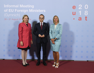 Federica Mogherini feet photo 9