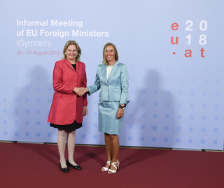 Federica Mogherini feet photo 4