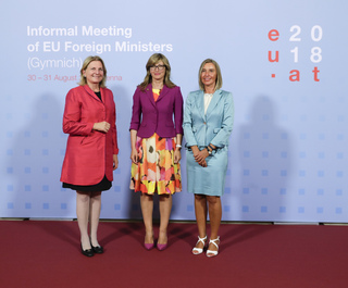 Federica Mogherini feet photo 16