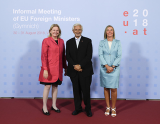 Federica Mogherini feet photo 15