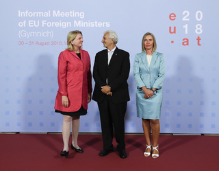 Federica Mogherini feet photo 14