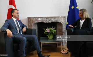 Federica Mogherini feet photo 9