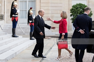 Federica Mogherini feet photo 5