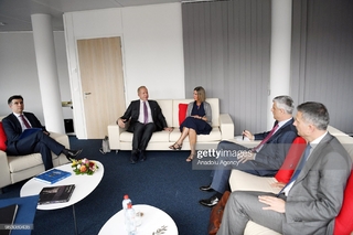 Federica Mogherini feet photo 3
