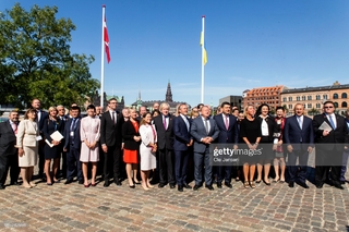 Federica Mogherini feet photo 2
