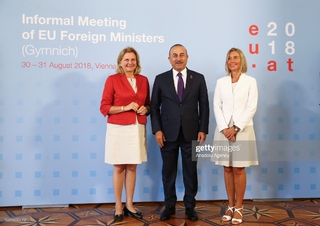 Federica Mogherini feet photo 7
