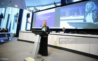 Federica Mogherini feet photo 5