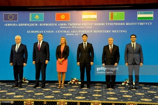 Federica Mogherini feet photo 17
