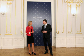 Federica Mogherini feet photo 16