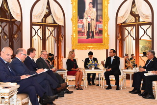 Federica Mogherini feet photo 13