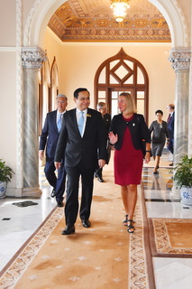 Federica Mogherini feet photo 11