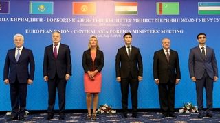 Federica Mogherini feet photo 10