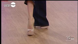 Federica Panicucci feet photo thumbnail