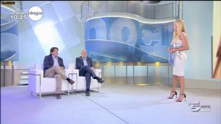 Federica Panicucci feet photo thumbnail