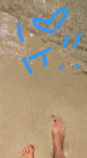 Federica Panicucci feet photo thumbnail