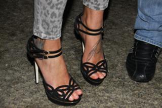 Federica Pellegrini feet photo thumbnail