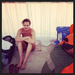 Federica Pellegrini feet photo thumbnail
