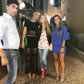 Federica Pellegrini feet photo thumbnail