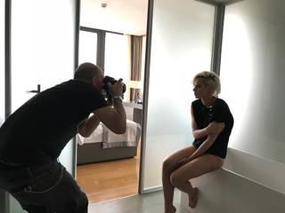 Federica Pellegrini feet photo thumbnail