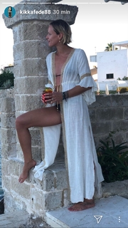 Federica Pellegrini feet photo thumbnail