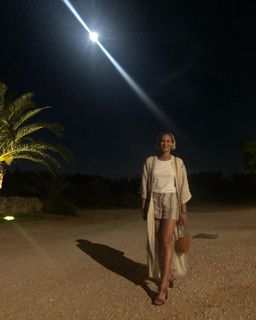 Federica Pellegrini feet photo thumbnail