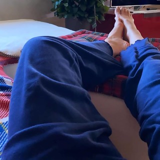 Federica Pellegrini feet photo thumbnail