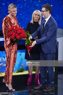 Federica Pellegrini feet photo thumbnail