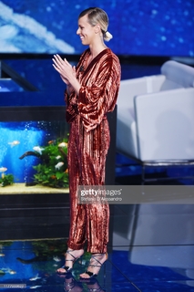 Federica Pellegrini feet photo thumbnail
