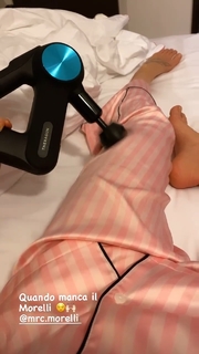 Federica Pellegrini feet photo thumbnail