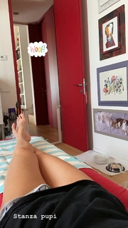 Federica Pellegrini feet photo thumbnail