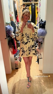 Federica Pellegrini feet photo thumbnail